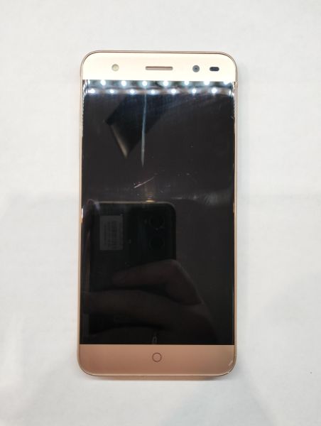 Купить ZTE Blade V7 Lite (V0720) Duos в Екатеринбург за 1550 руб.
