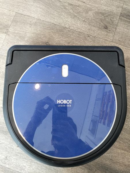 Купить Hobot Legee-688 с СЗУ в Екатеринбург за 3800 руб.