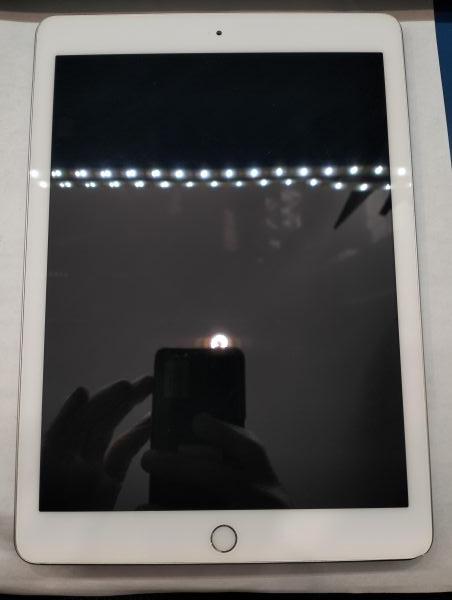 Купить Apple iPad 6 2018 32GB (A1893 MR7F2) (без SIM) в Екатеринбург за 11600 руб.