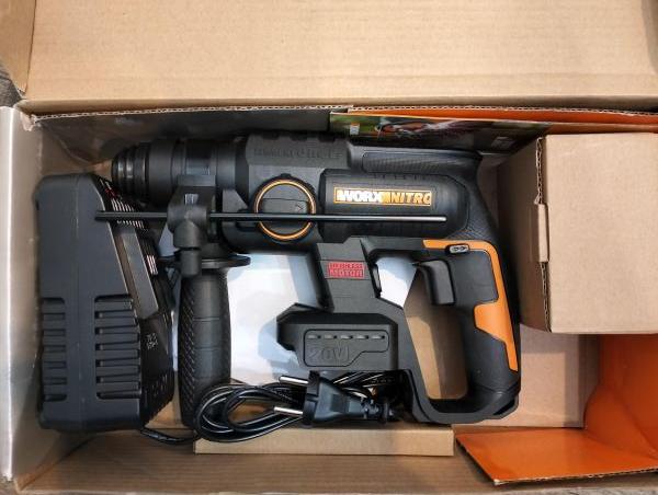 Купить Worx WX381.1 с СЗУ в Екатеринбург за 6800 руб.