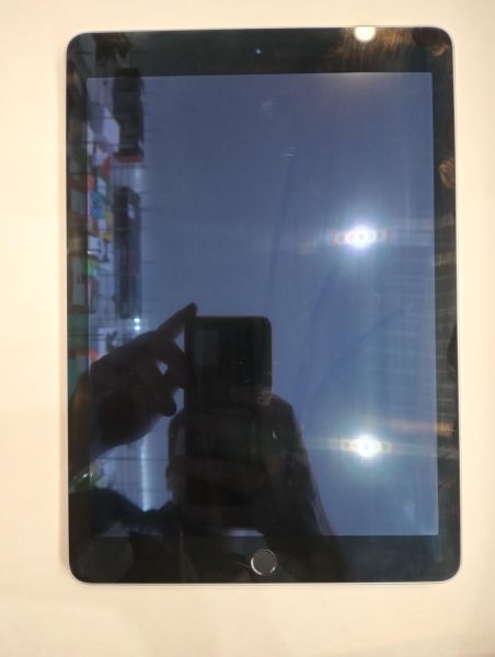Купить Apple iPad 6 2018 32GB (A1893 MR7F2) (без SIM) в Екатеринбург за 7000 руб.