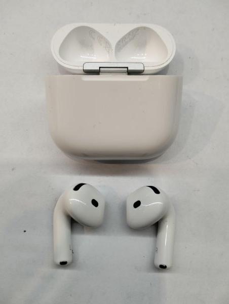 Купить Apple AirPods 4 ANC (A3055, A3056, A3057) в Екатеринбург за 8050 руб.