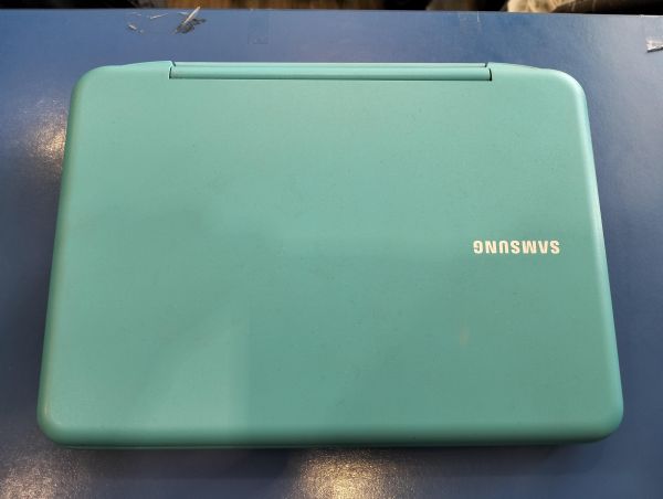 Купить Samsung NP100NZC-A02RU в Екатеринбург за 2400 руб.