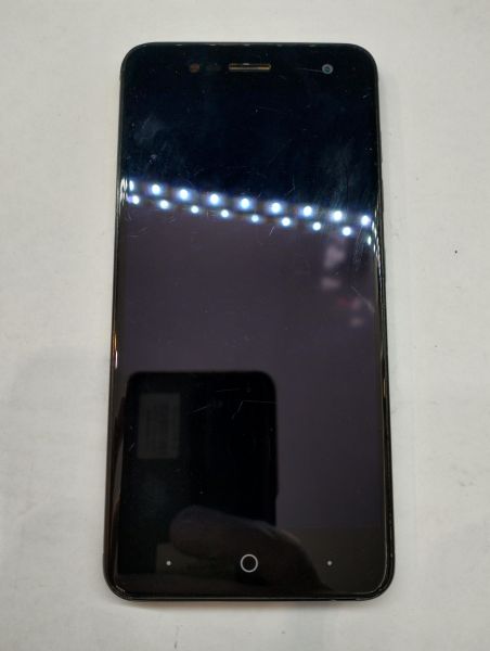 Купить ZTE Blade V8 Mini (V0850) Duos в Екатеринбург за 2350 руб.