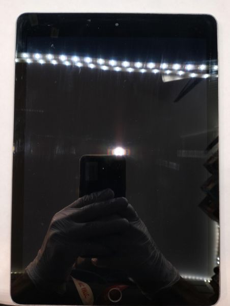 Купить Apple iPad Pro 1 2016 128GB (A1673) (без SIM) в Екатеринбург за 18600 руб.