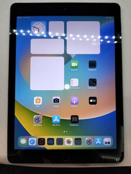 Купить Apple iPad Pro 1 2016 128GB (A1673) (без SIM) в Екатеринбург за 18600 руб.