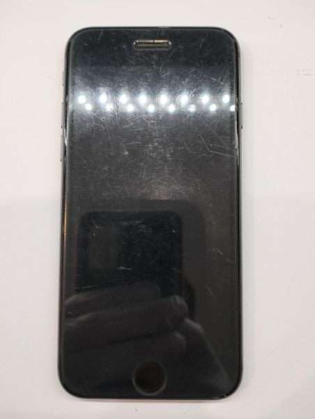 Купить Apple iPhone 8 64GB в Екатеринбург за 3800 руб.