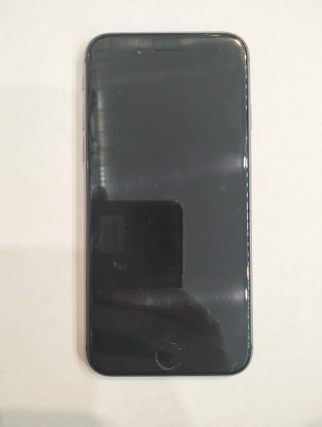 Купить Apple iPhone 8 64GB в Екатеринбург за 4600 руб.