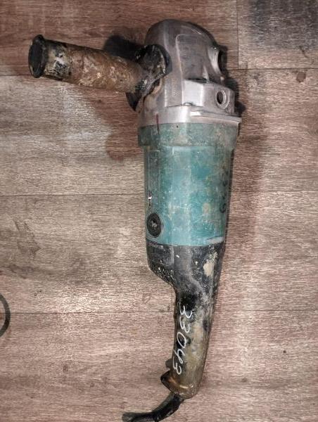 Купить Makita 9069 в Екатеринбург за 3600 руб.