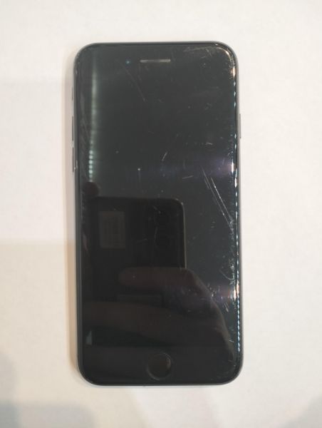 Купить Apple iPhone 7 32GB в Екатеринбург за 2700 руб.