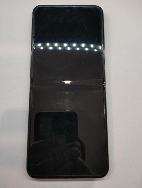 Купить Samsung Galaxy Z Flip 5 8/512GB (F731B) Duos в Зима за 27400 руб.