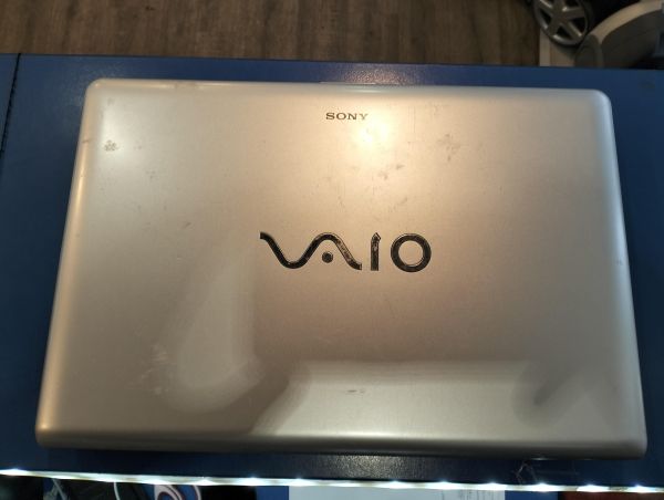 Купить Sony PCG-71211V (RAM 4GB/SSD 120GB) в Екатеринбург за 4800 руб.