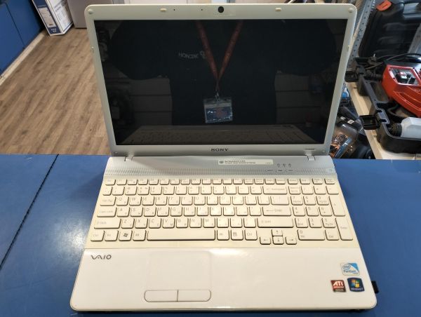 Купить Sony PCG-71211V (RAM 4GB/SSD 120GB) в Екатеринбург за 4800 руб.