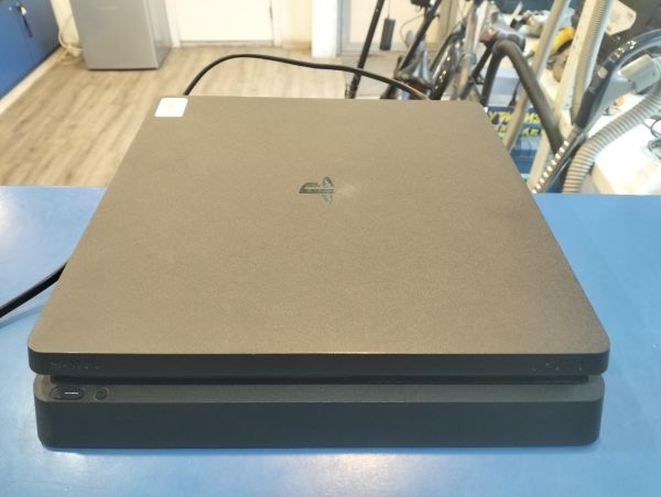 Купить Sony PlayStation 4 Slim 1TB (CUH-2208B) в Екатеринбург за 18100 руб.