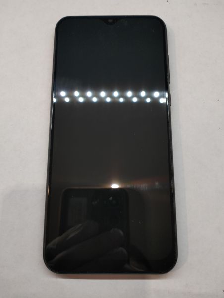 Купить Huawei Y8p 4/128GB (AQM-LX1) Duos в Екатеринбург за 4600 руб.