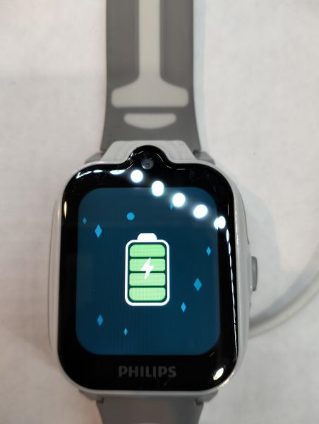 Купить Philips W6610 с СЗУ в Екатеринбург за 800 руб.