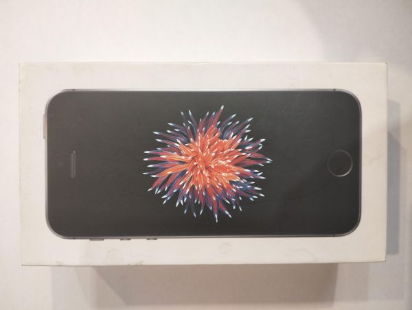 Купить Apple iPhone SE 1st gen. 2016 32GB в Екатеринбург за 3100 руб.