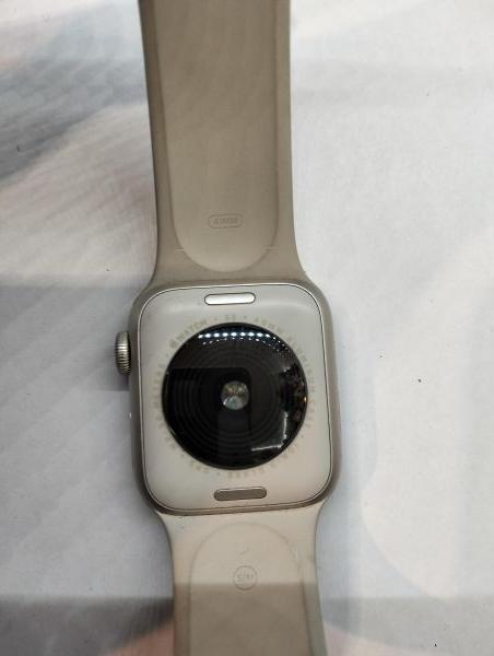 Купить Apple Watch SE 2 40mm (A2722) с СЗУ в Екатеринбург за 5700 руб.