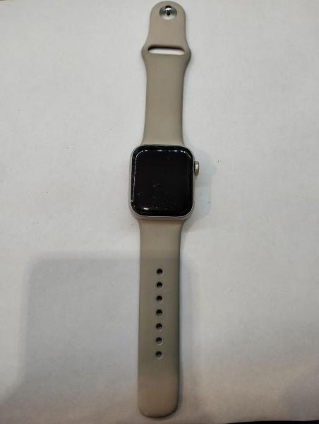 Купить Apple Watch SE 2 40mm (A2722) с СЗУ в Екатеринбург за 5700 руб.