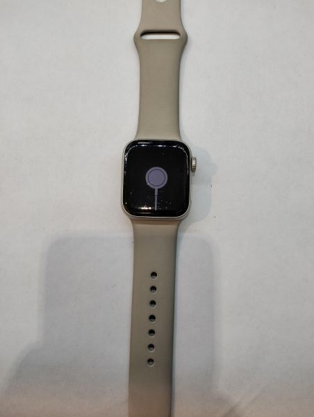 Купить Apple Watch SE 2 40mm (A2722) с СЗУ в Екатеринбург за 5700 руб.