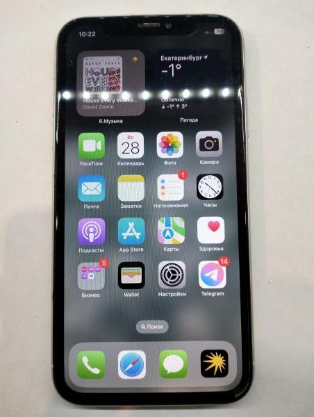 Купить Apple iPhone XR 64GB в Екатеринбург за 5600 руб.