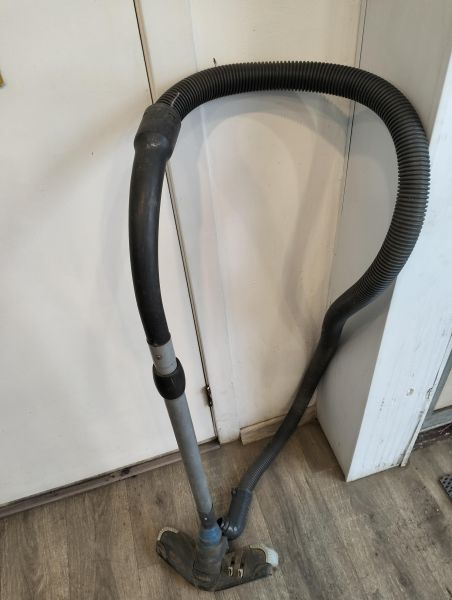 Купить Philips FC8734 в Екатеринбург за 700 руб.