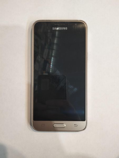 Купить Samsung Galaxy J3 2016 (J320F) Duos в Екатеринбург за 1400 руб.