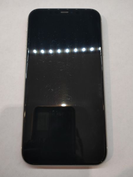 Купить Apple iPhone 11 64GB в Екатеринбург за 10700 руб.