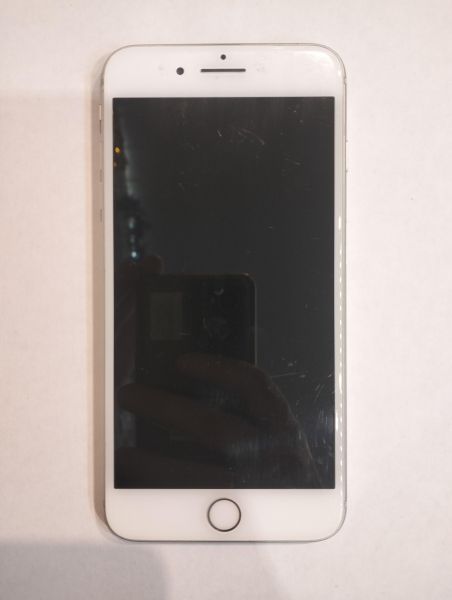 Купить Apple iPhone 8 Plus 64GB в Екатеринбург за 5400 руб.