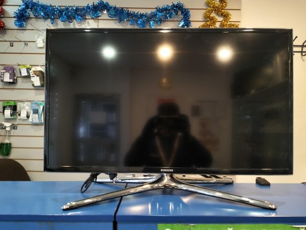 Купить Samsung UE-32F6400AK в Екатеринбург за 8800 руб.