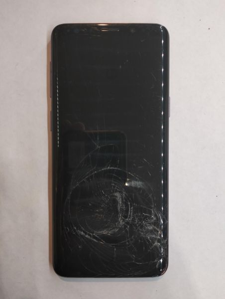 Купить Samsung Galaxy S9 4/64GB (G960F) Duos в Екатеринбург за 3500 руб.