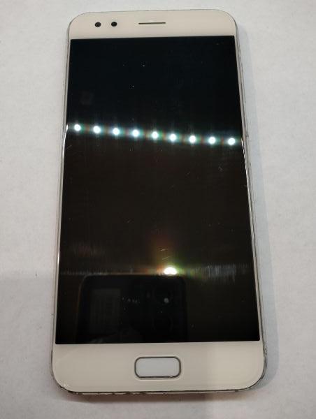 Купить ASUS ZenFone 4 4/64GB (Z01KD) Duos в Екатеринбург за 3300 руб.