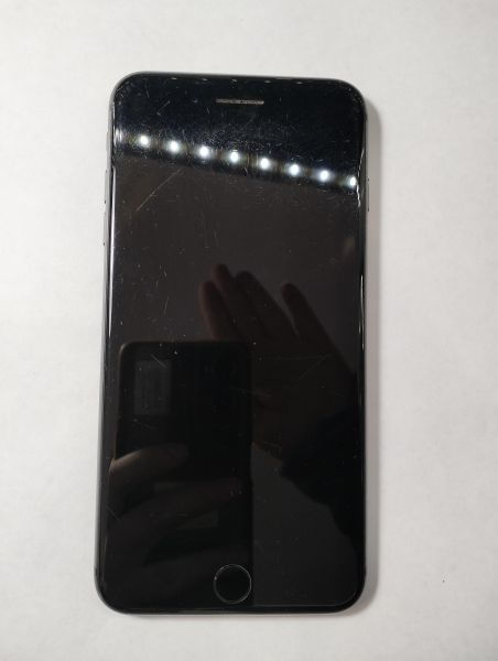 Купить Apple iPhone 8 Plus 64GB в Екатеринбург за 4000 руб.