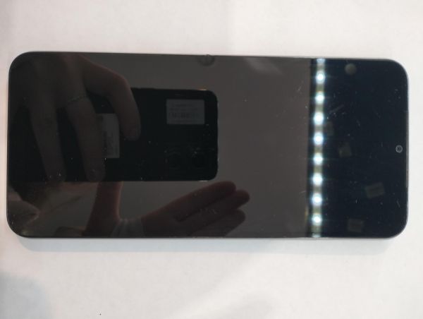 Купить Huawei Nova Y61 4/128GB (EVE-LX9N) Duos в Екатеринбург за 4000 руб.