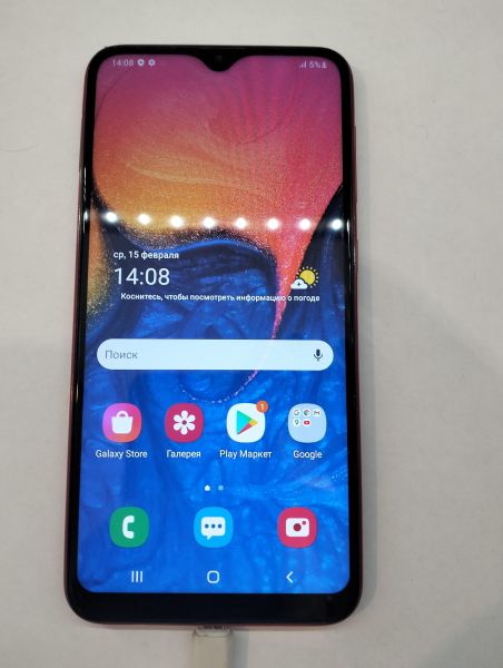 Купить Samsung Galaxy A10 2019 2/32GB (A105F) Duos в Екатеринбург за 2600 руб.
