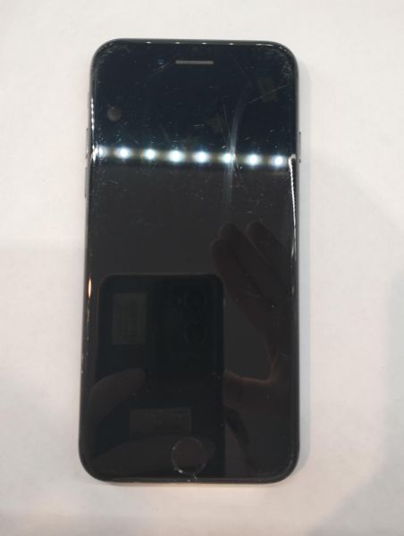 Купить Apple iPhone 7 32GB в Екатеринбург за 3800 руб.