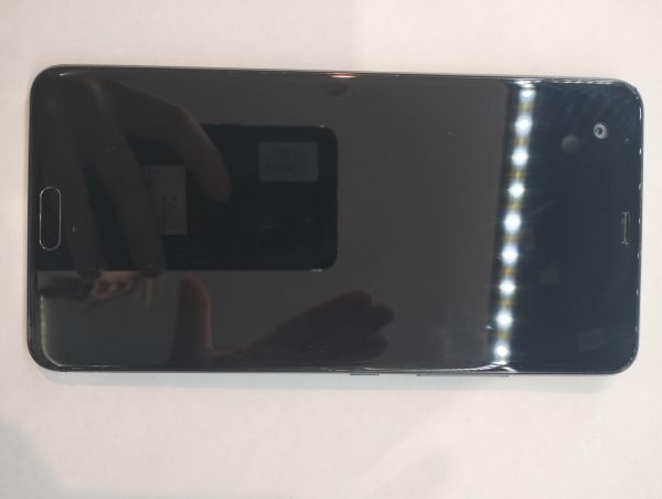 Купить HTC U Ultra в Екатеринбург за 5700 руб.