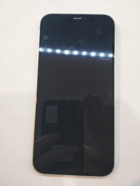 Купить Apple iPhone 12 64GB в Екатеринбург за 14900 руб.