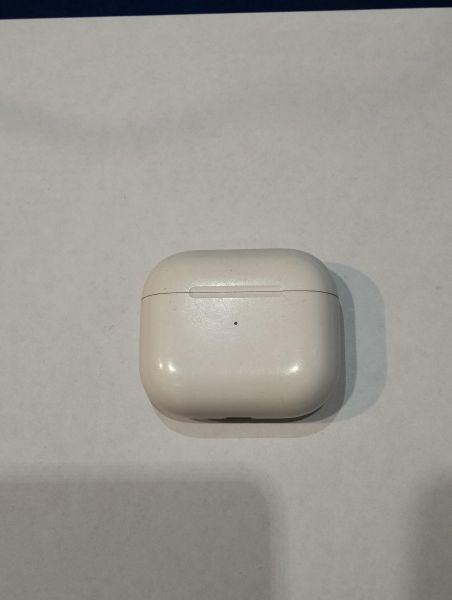 Купить Apple AirPods 3 (A2564, A2565, A2566) в Екатеринбург за 4500 руб.