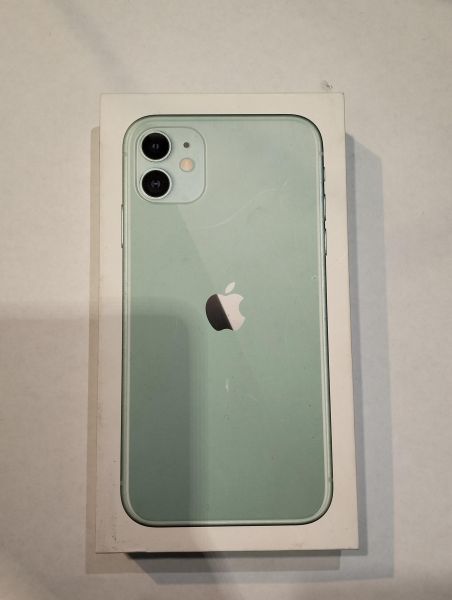 Купить Apple iPhone 11 64GB в Екатеринбург за 9900 руб.