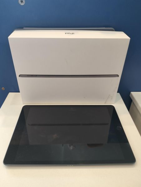 планшет Apple iPad Air 3 2019 64GB (A2123/2153/2154) (с SIM) в Екатеринбург