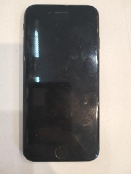 сотовый телефон Apple iPhone SE 2nd gen. 2020 64GB в Екатеринбург