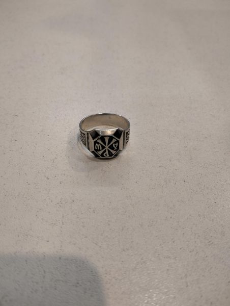 серебряное кольцо Кольцо серебро 925 3,20g, вес изделия 3.2g, размер 19, 00 нет камней в Томск