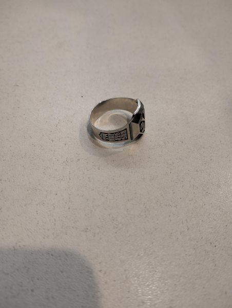 серебряное кольцо Кольцо серебро 925 3,20g, вес изделия 3.2g, размер 19, 00 нет камней в Томск