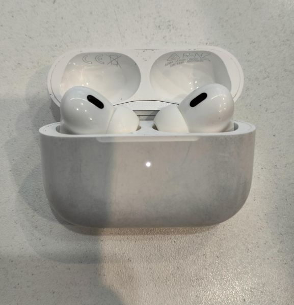 беспроводные наушники Apple AirPods Pro 2 (A2931, A2698, A2699) в Екатеринбург