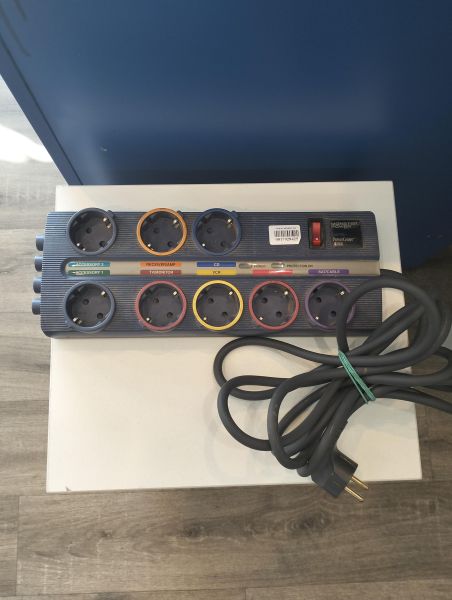 фильтр-удлинитель Monster Power AV800DE в Томск