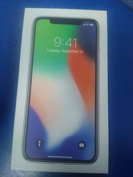 Купить Apple iPhone X 64GB в Хабаровск за 12999 руб.