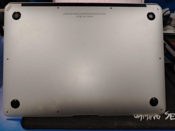 Купить Apple MacBook Air 13 Mid 2012 (A1466) (4/250GB) в Хабаровск за 8100 руб.