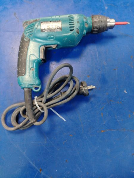 Купить Makita 6413 в Хабаровск за 1800 руб.