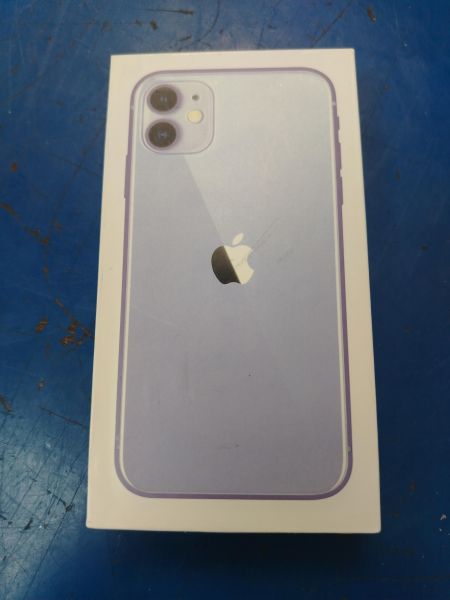 Купить Apple iPhone 11 128GB в Хабаровск за 11500 руб.